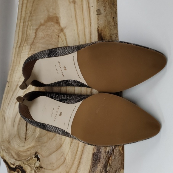 Cole Haan Grey Snake Skin Heels, Size 6B - Picture 10 of 14